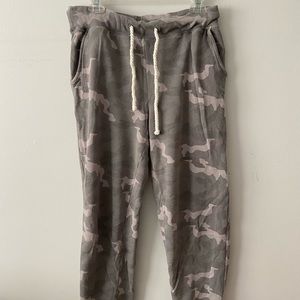 American Eagle Camo joggers